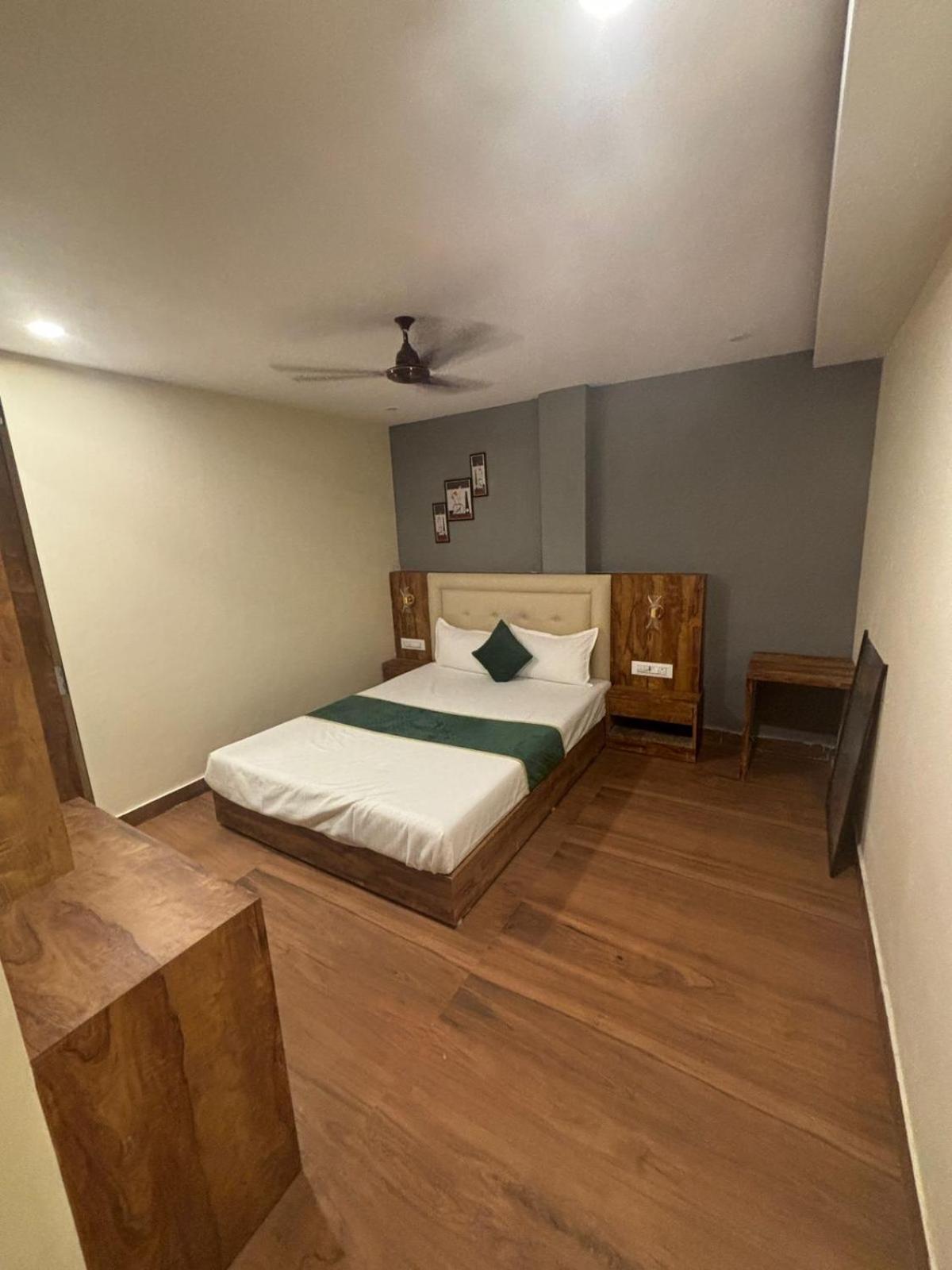 Hotel Z-A-R-A Park Goregaon West 孟买 外观 照片